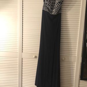 Worn once, no tears great condition! Dark blue